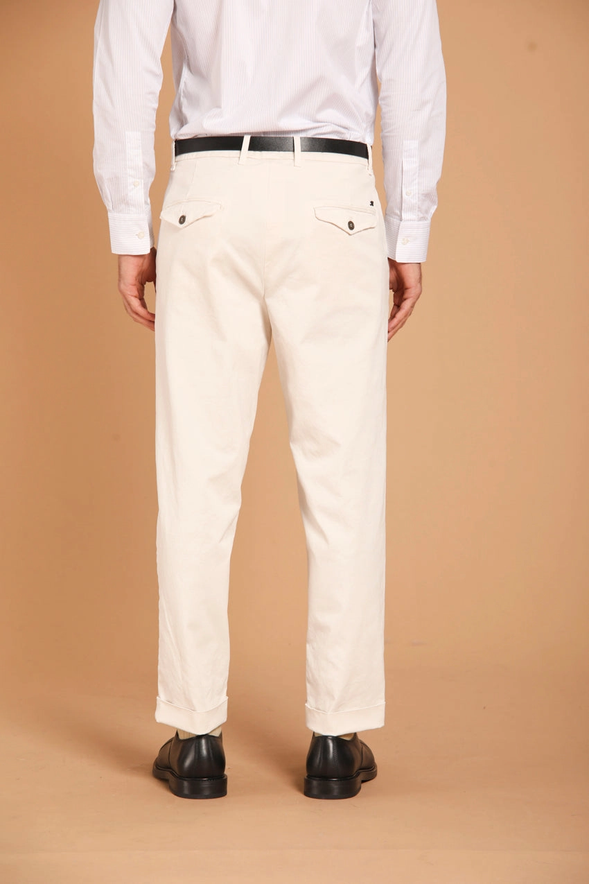 Chinos 22  men's chino pants in gabardine relaxed fit 