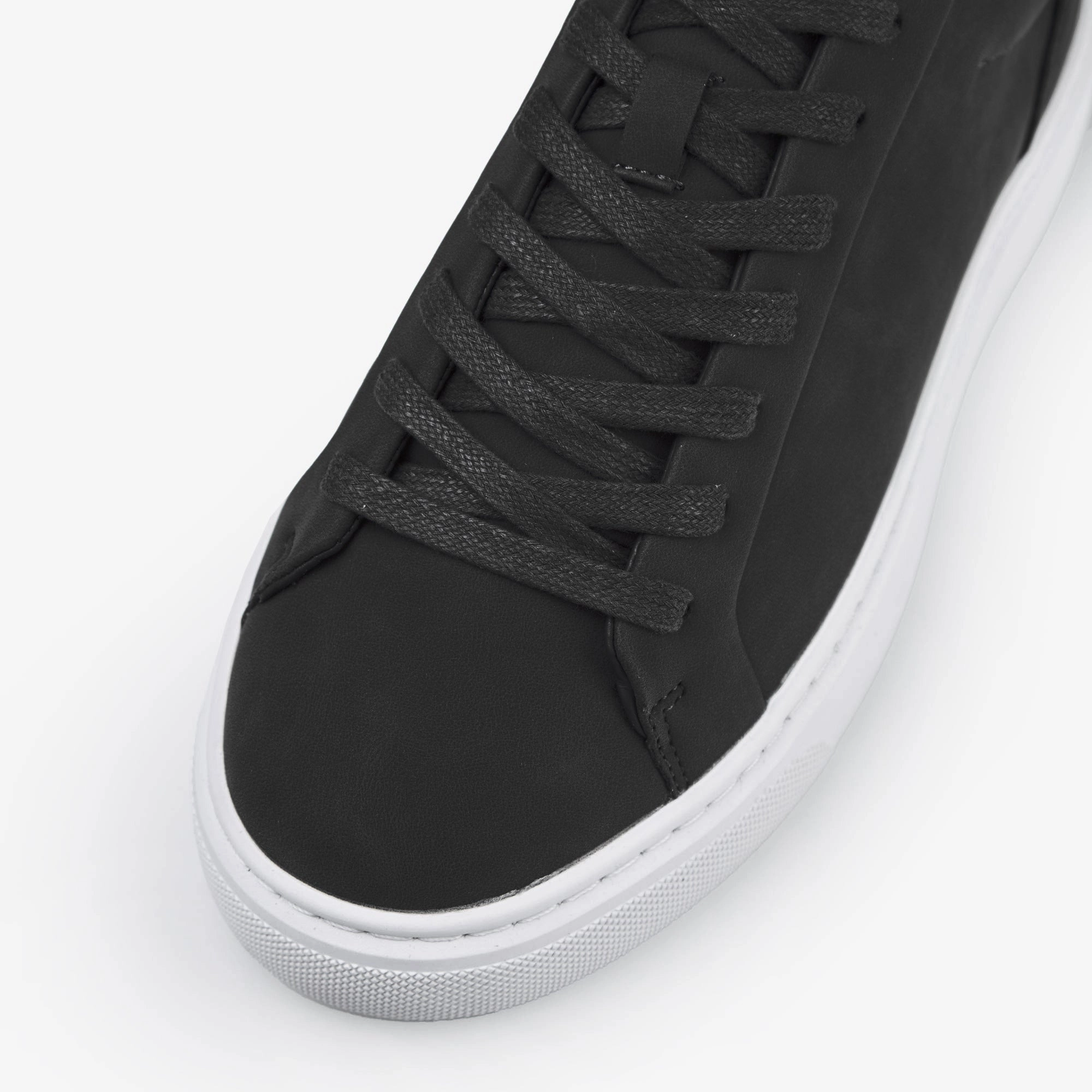 Premium Classic Trainer | Black