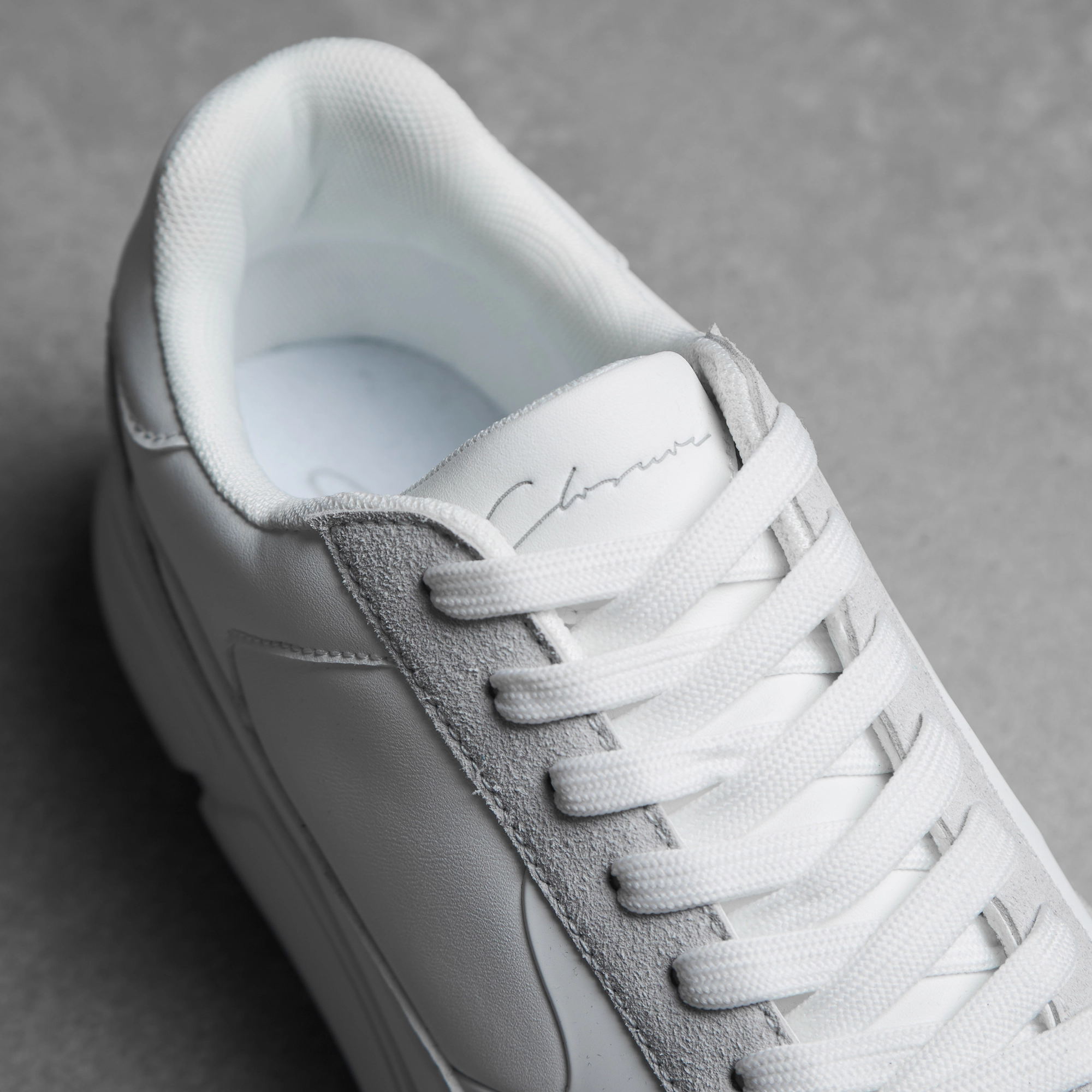 Premium LTHR Runner | White