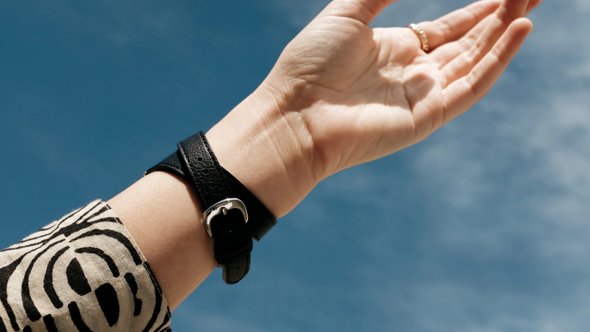 The 16mm Classic Strap: Black Bracelet/ Silver