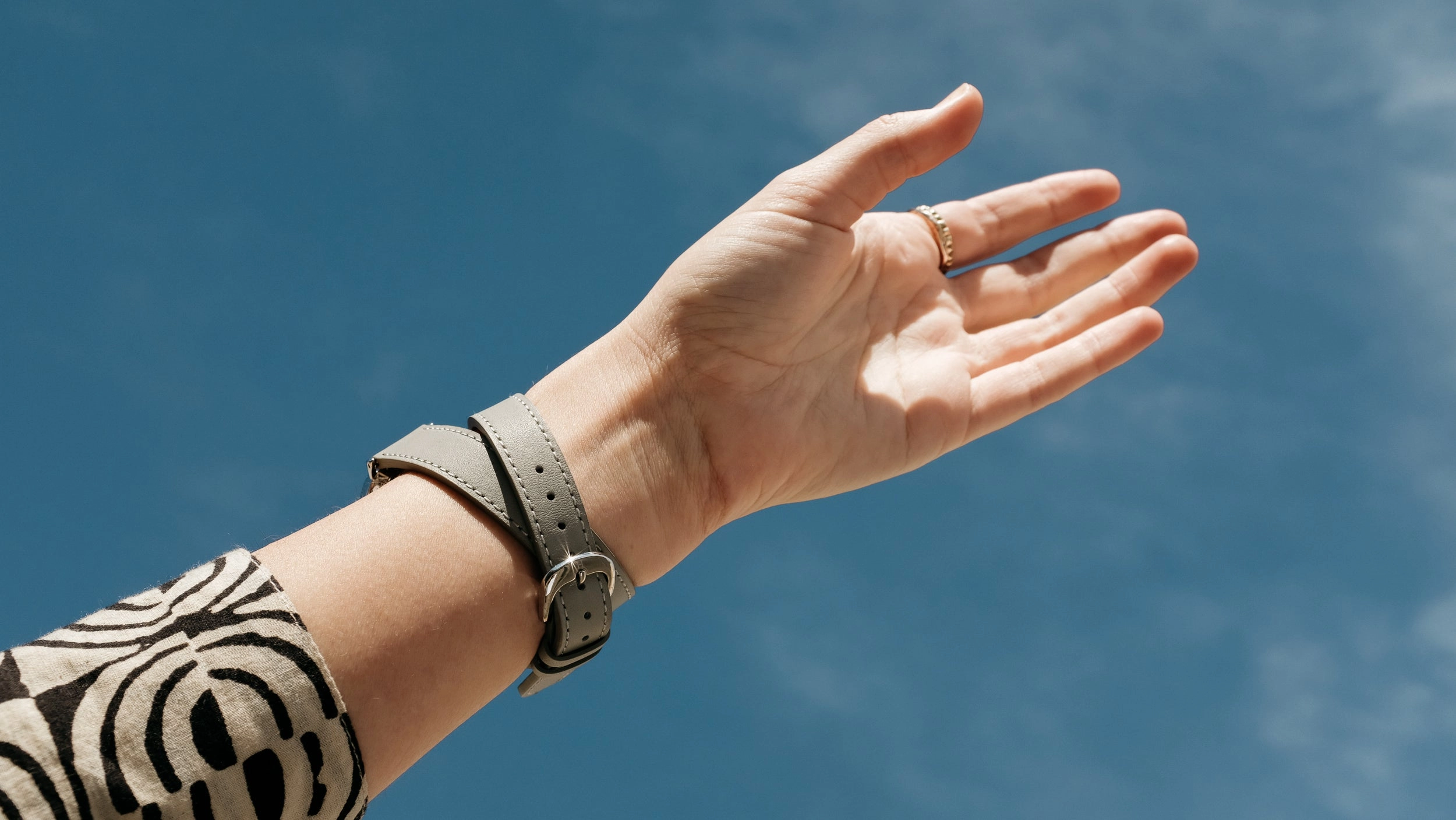 The 16mm Classic Strap: Grey Bracelet/ Silver