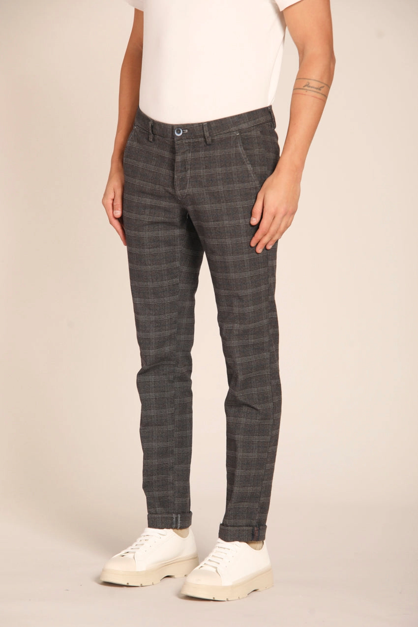 Torino men's chino pants in cotton stretch with motif galles slim fit