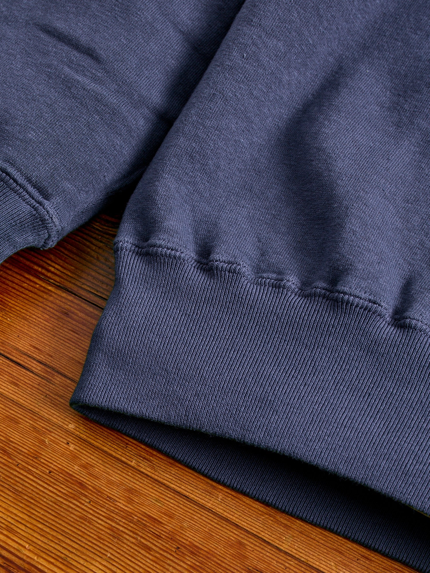 Tsuriami Loopwheel Sweatshirt in Navy